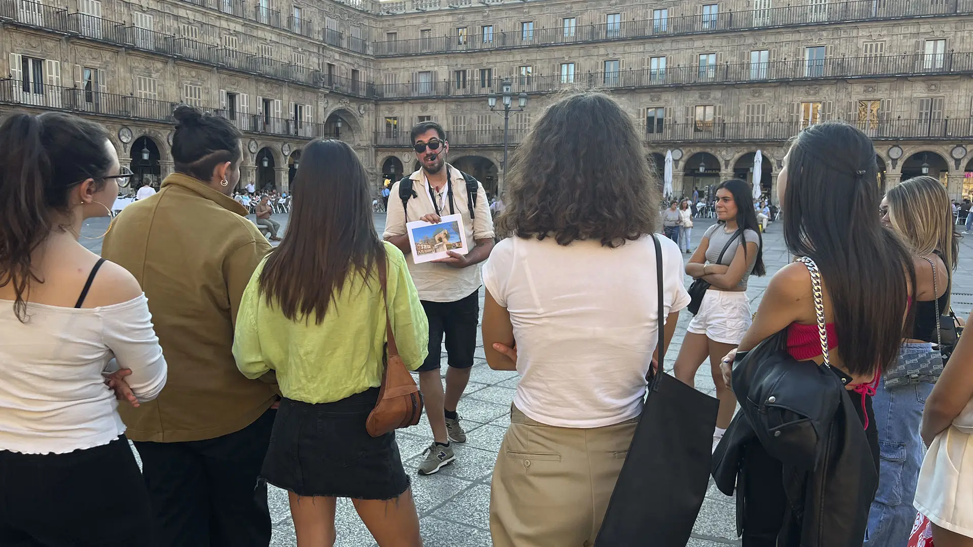 Group enjoying private guided tour in Salamanca’s Plaza Mayor